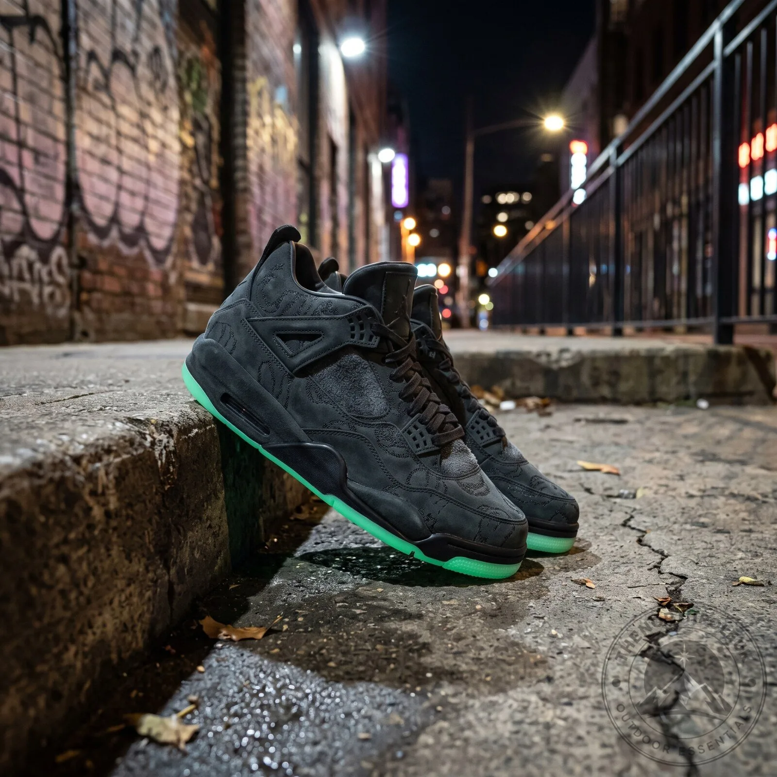 KAWS x Air Jordan 4 6 KAWS x Air Jordan 4